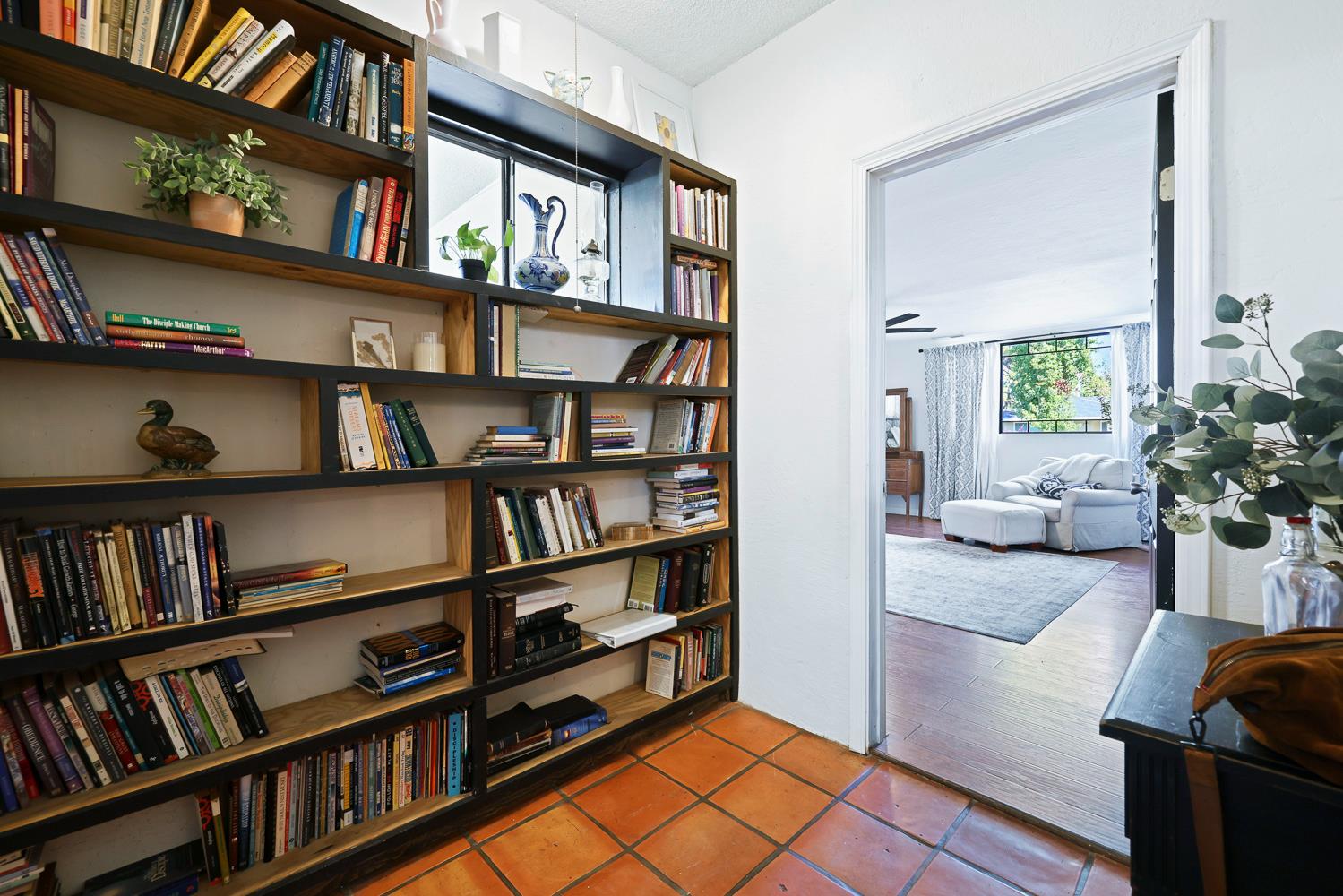 733 W Gettysburg Ave, Fresno, CA 93705