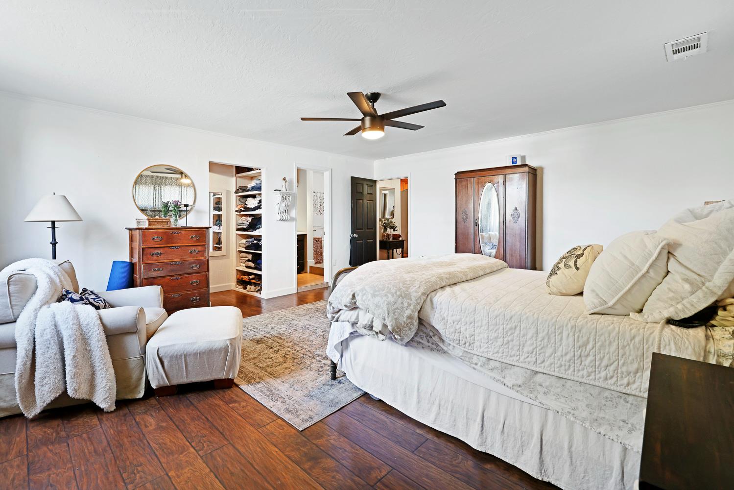 733 W Gettysburg Ave, Fresno, CA 93705