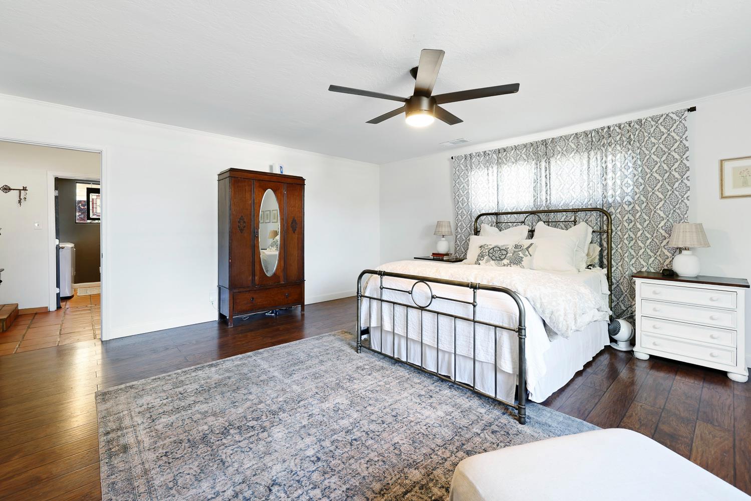 733 W Gettysburg Ave, Fresno, CA 93705