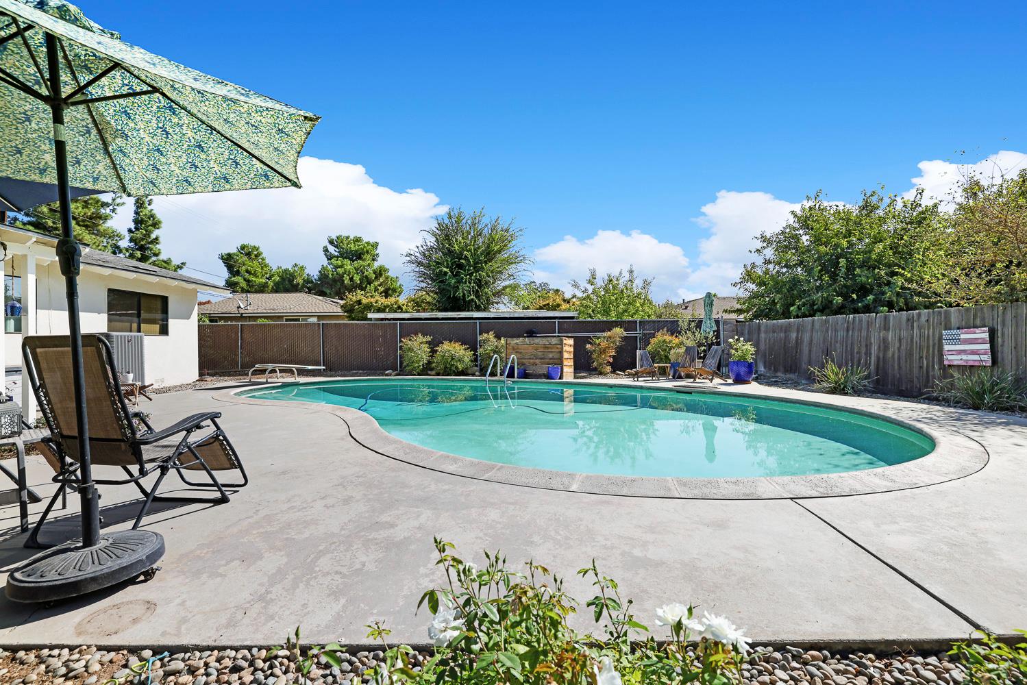 733 W Gettysburg Ave, Fresno, CA 93705