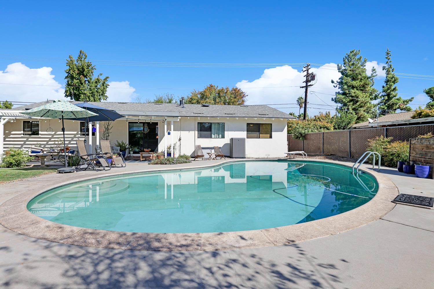 733 W Gettysburg Ave, Fresno, CA 93705