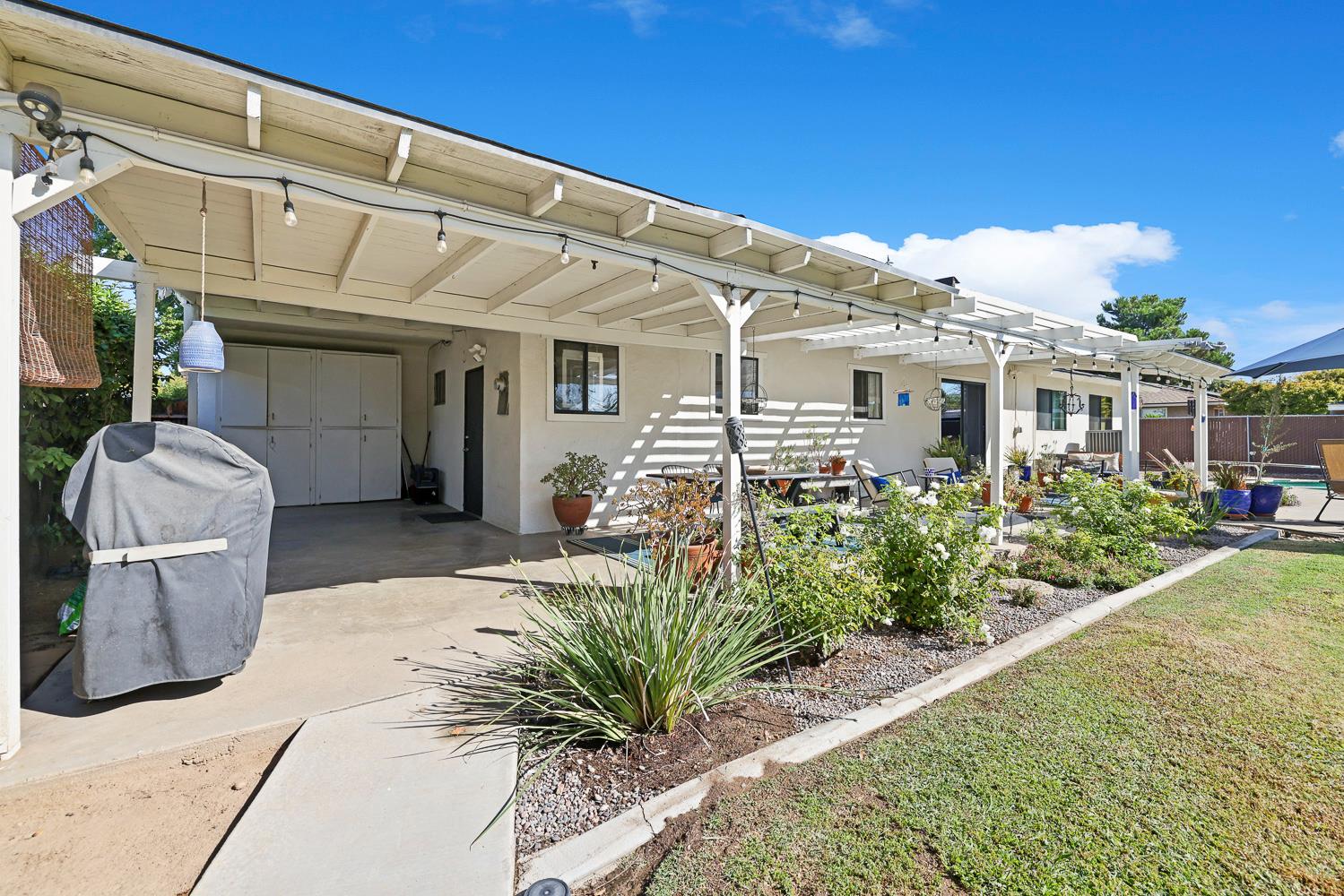 733 W Gettysburg Ave, Fresno, CA 93705