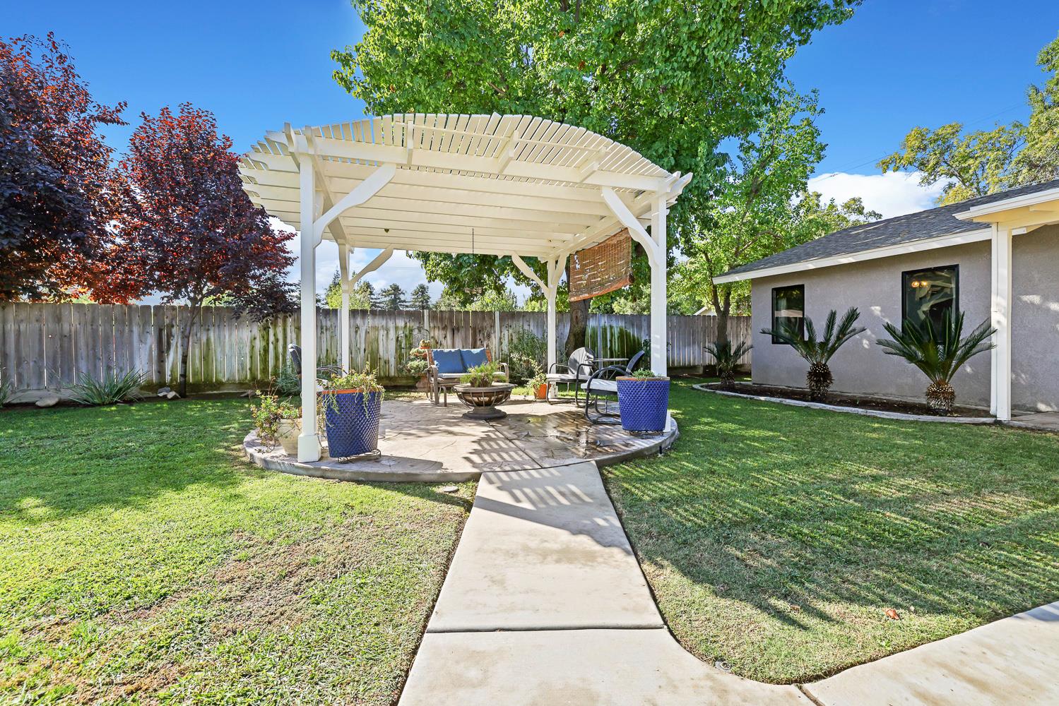 733 W Gettysburg Ave, Fresno, CA 93705