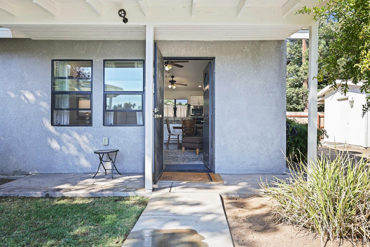 733 W Gettysburg Ave, Fresno, CA 93705