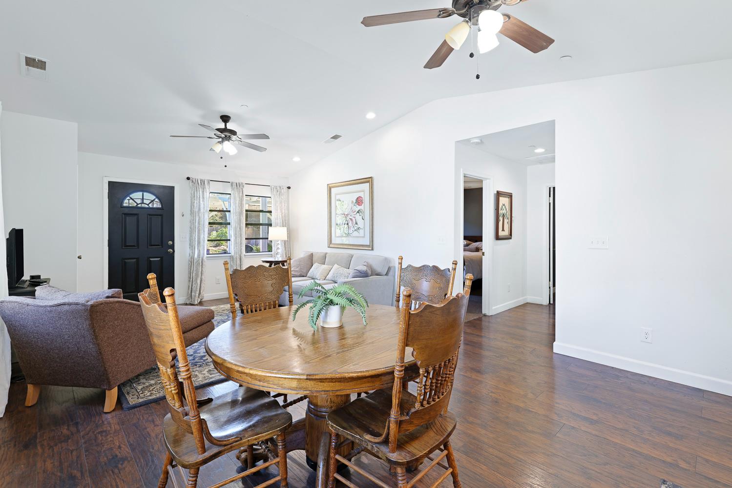 733 W Gettysburg Ave, Fresno, CA 93705