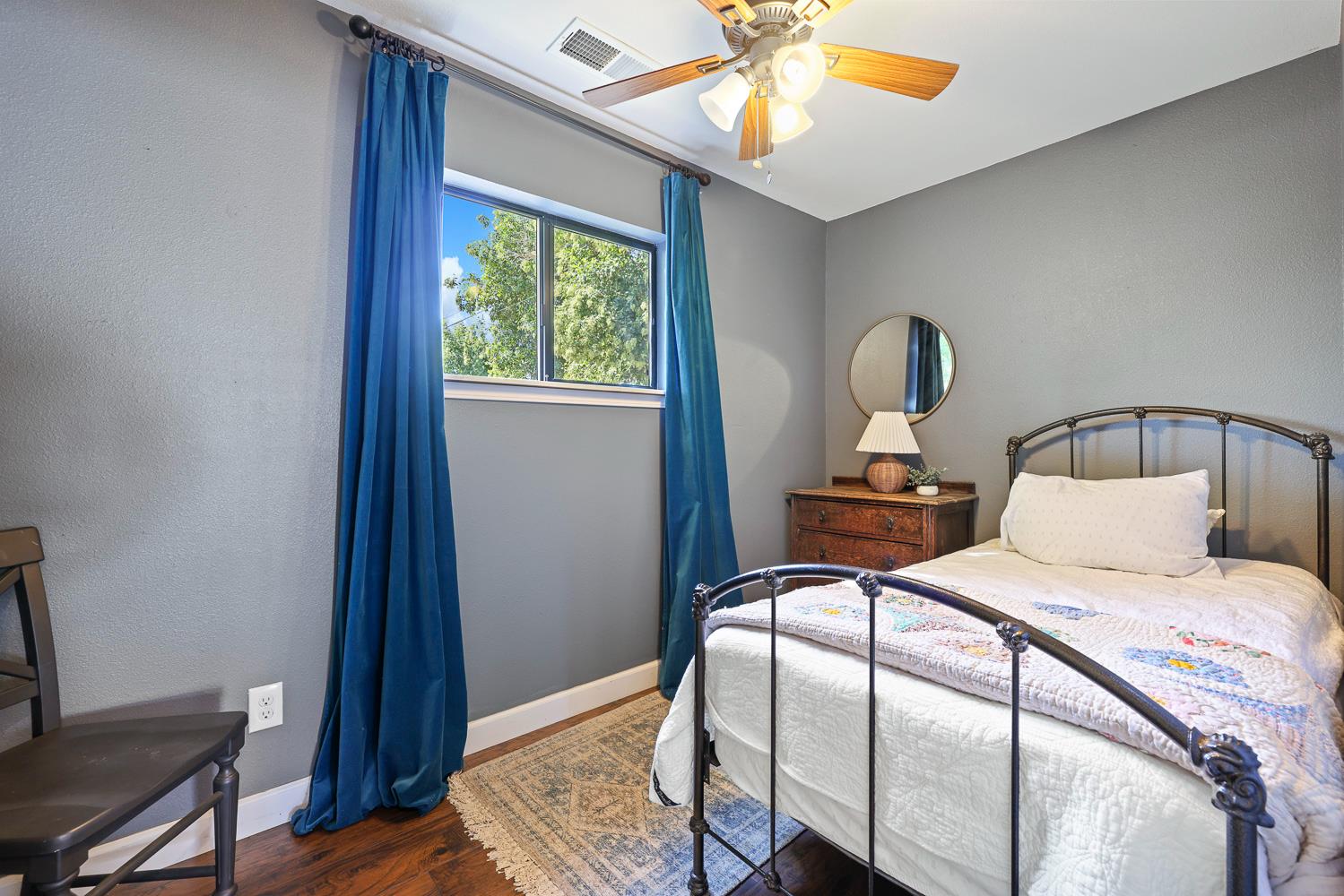 733 W Gettysburg Ave, Fresno, CA 93705