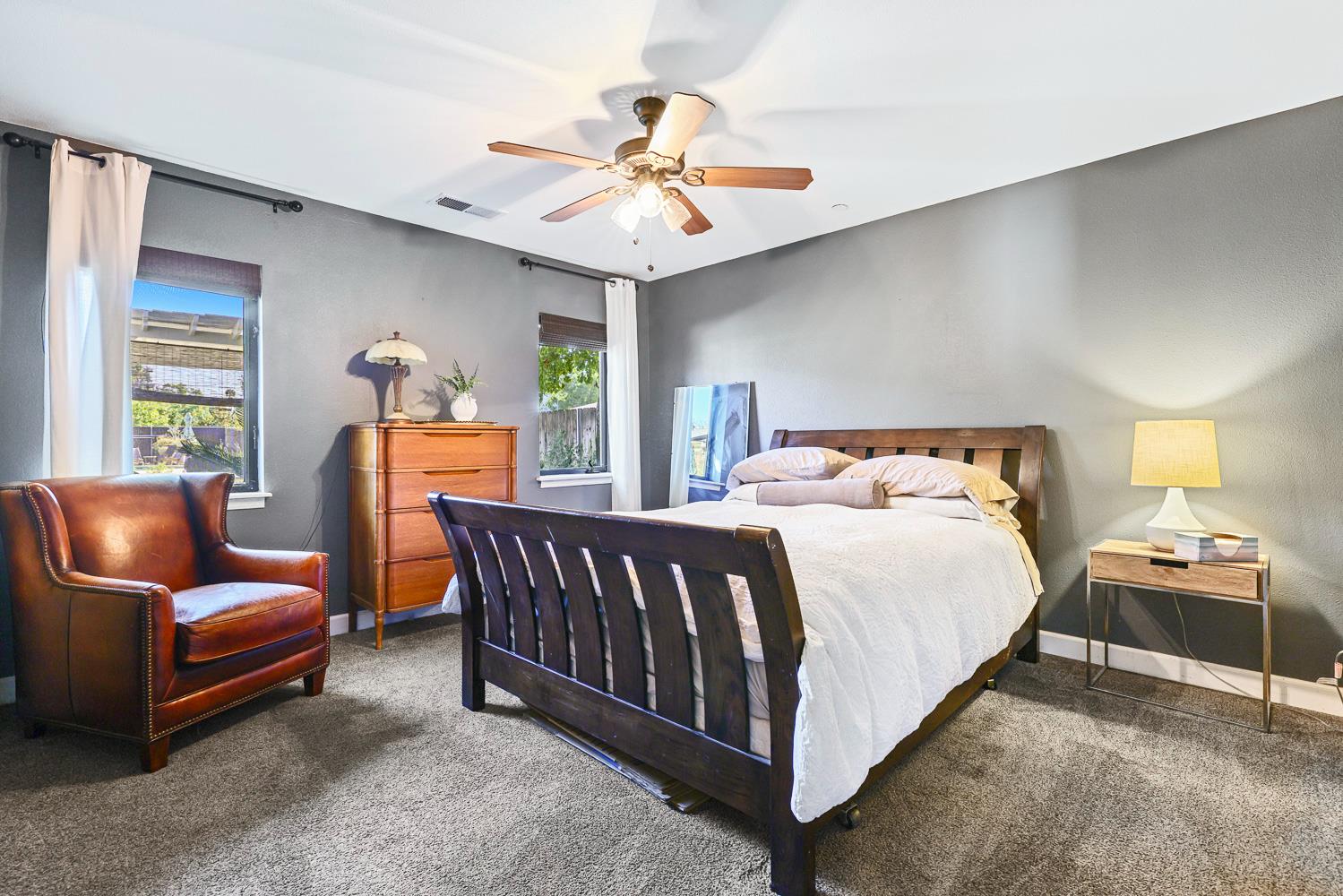 733 W Gettysburg Ave, Fresno, CA 93705