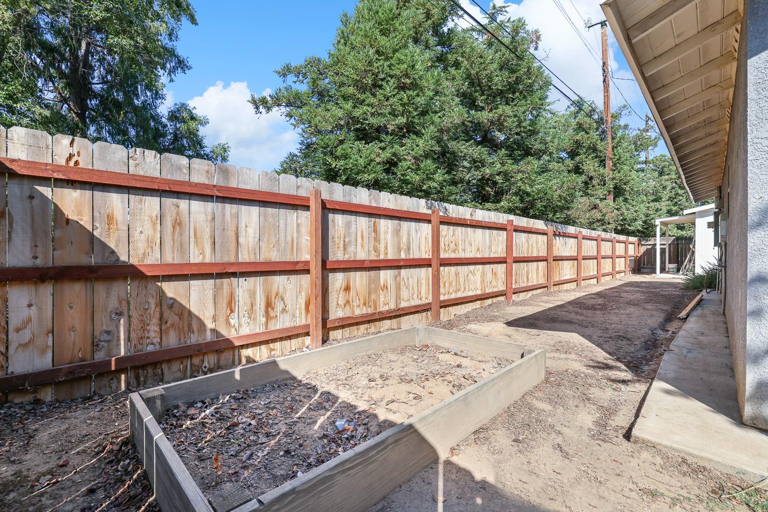 733 W Gettysburg Ave, Fresno, CA 93705