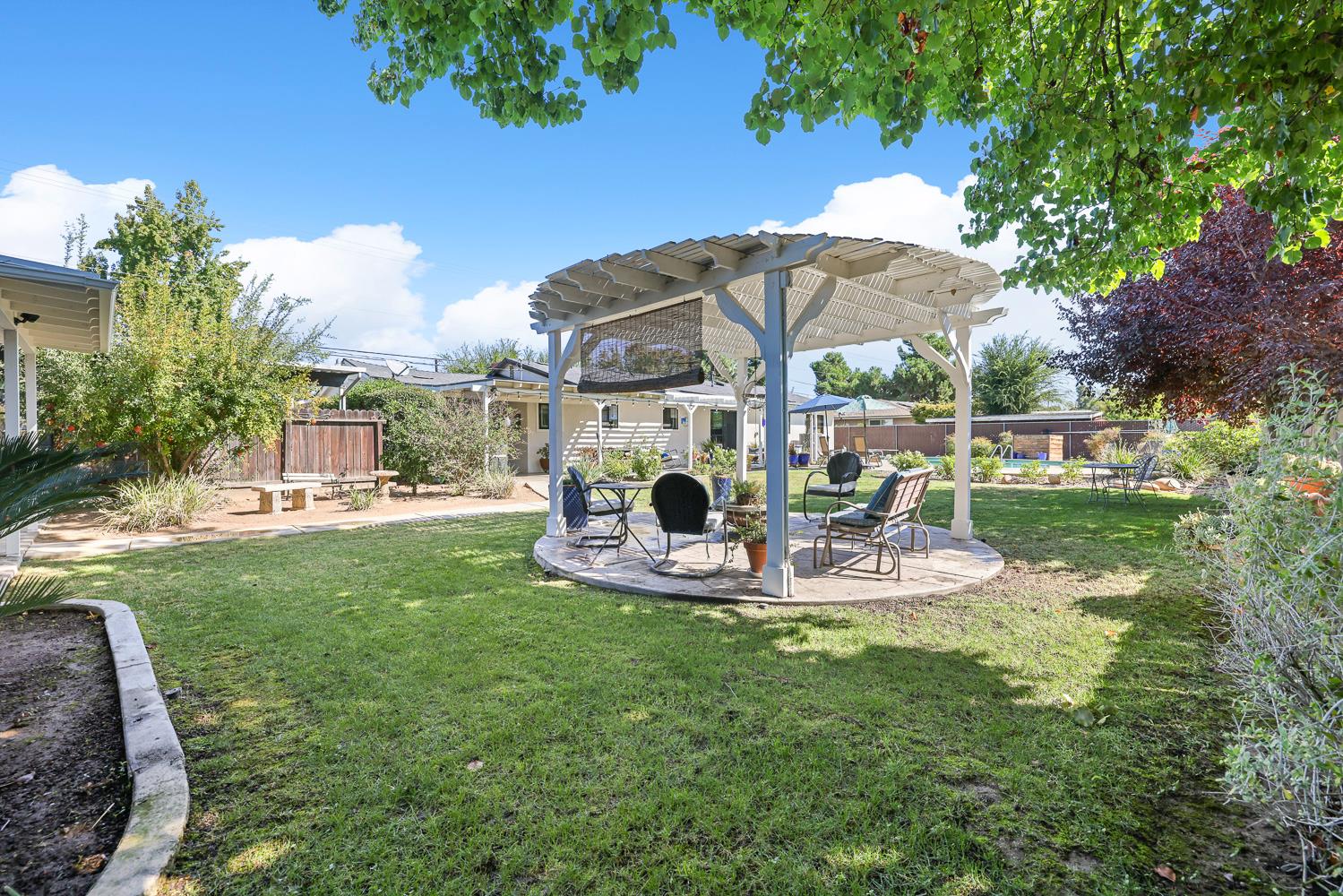 733 W Gettysburg Ave, Fresno, CA 93705