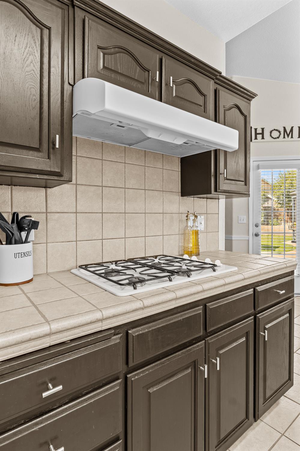 15906 W C St, Kerman, CA 93630