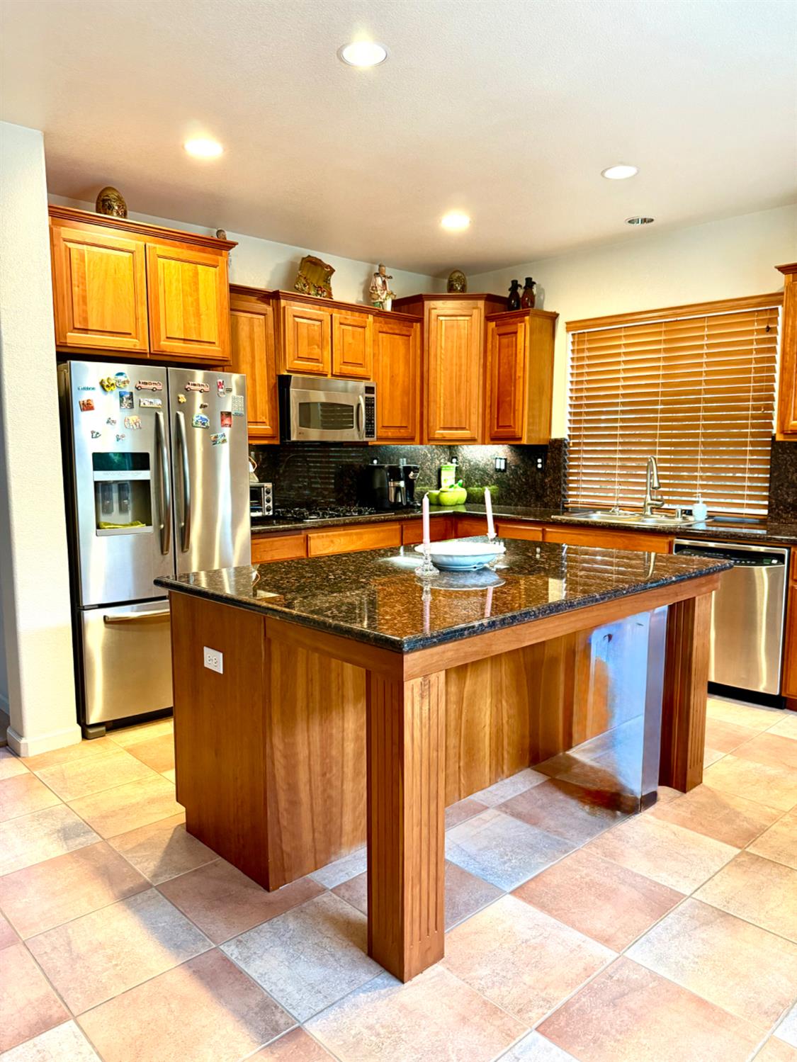 9200 Hunters Creek Way, Chowchilla, CA 93610