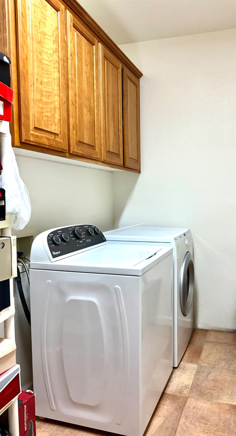 9200 Hunters Creek Way, Chowchilla, CA 93610