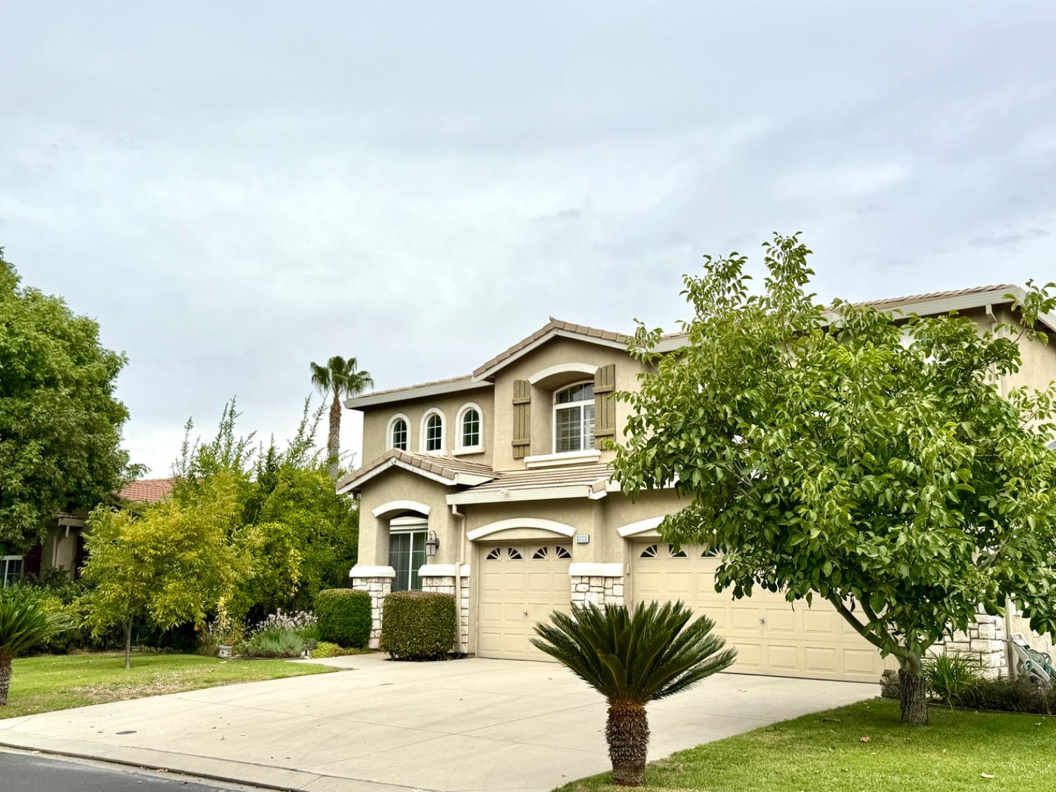 9200 Hunters Creek Way, Chowchilla, CA 93610