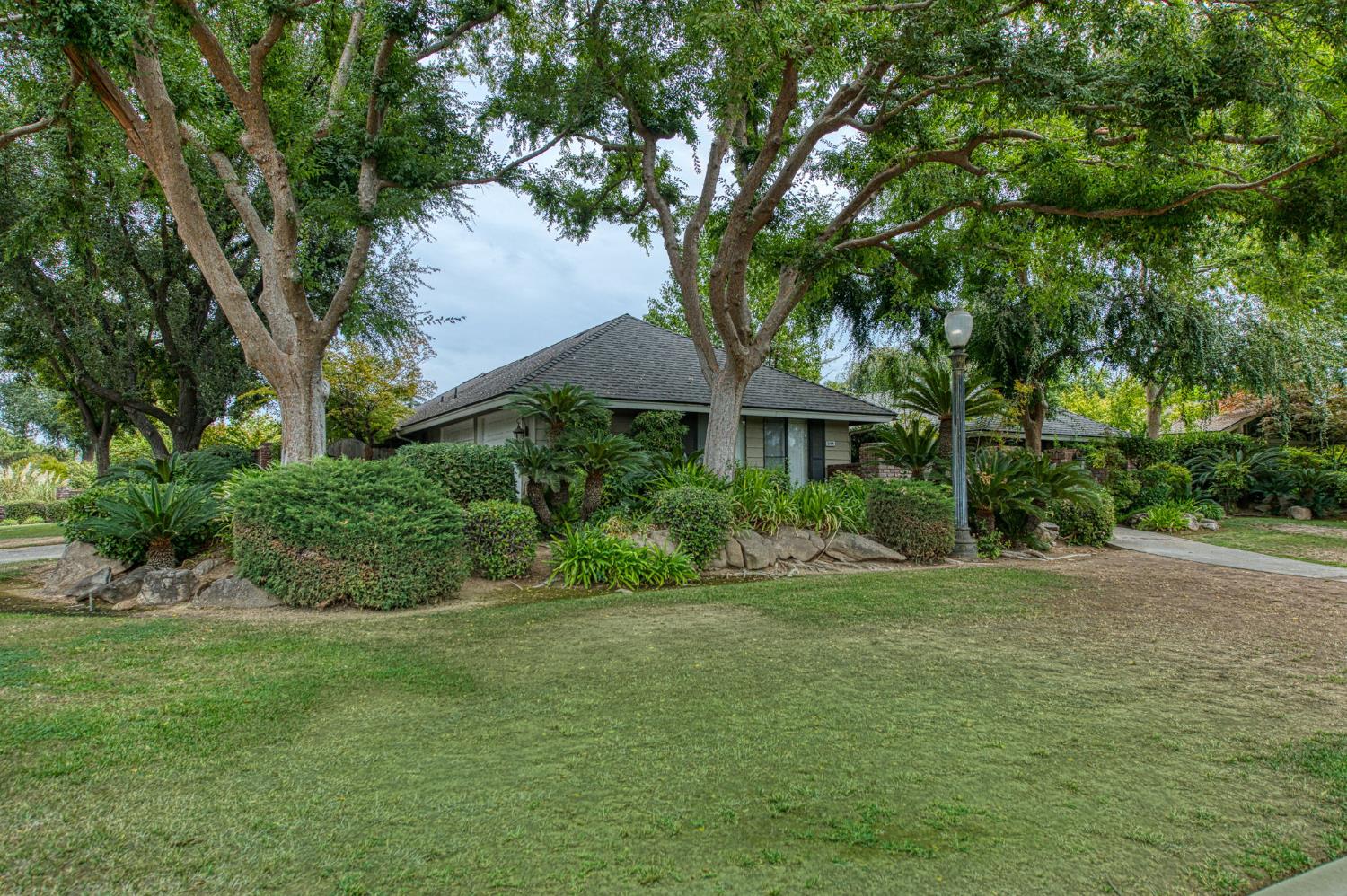 5284 N Pleasant Ave, Fresno, CA 93711