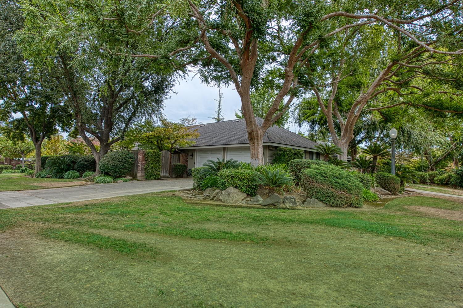 5284 N Pleasant Ave, Fresno, CA 93711