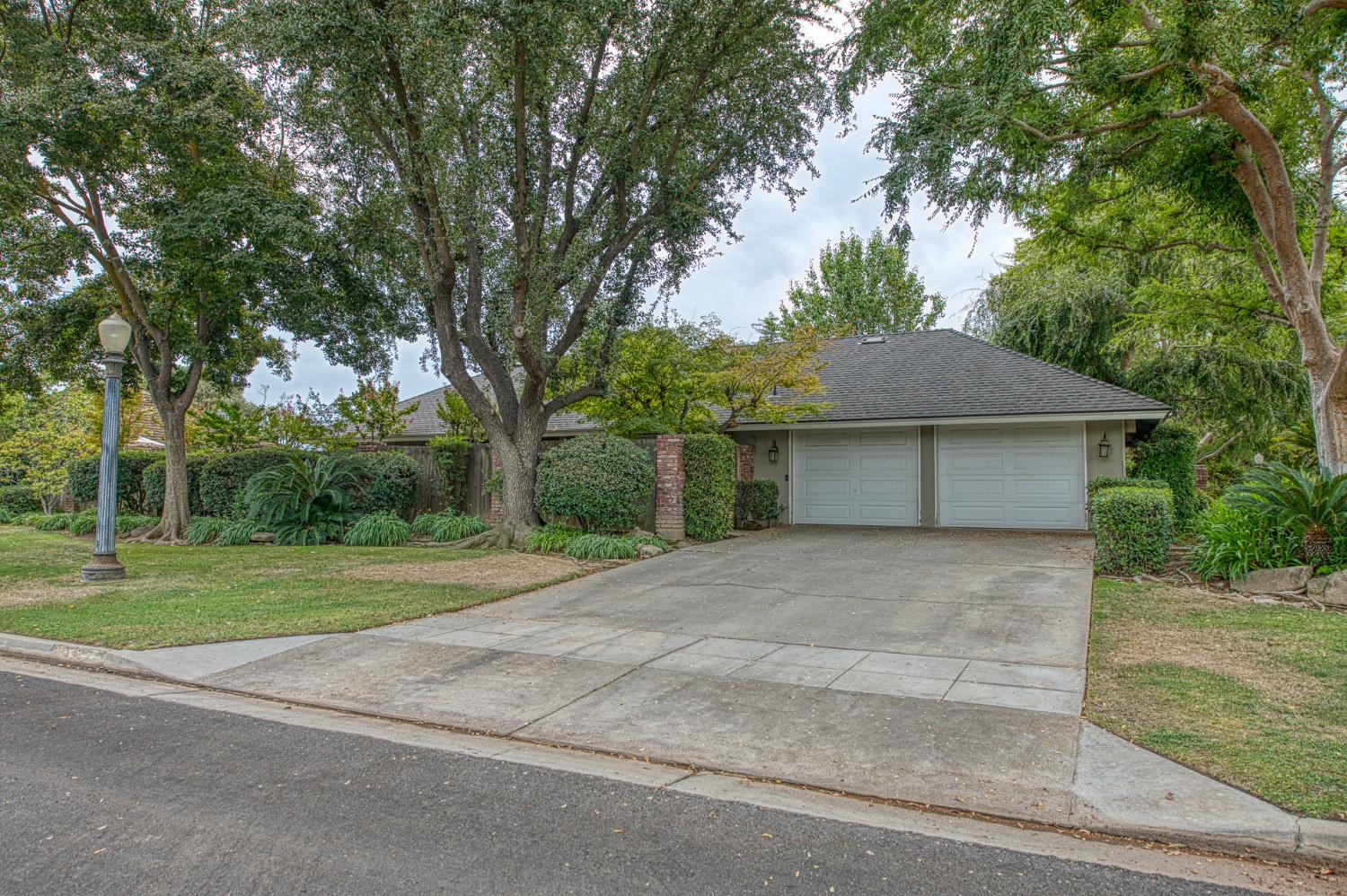 5284 N Pleasant Ave, Fresno, CA 93711