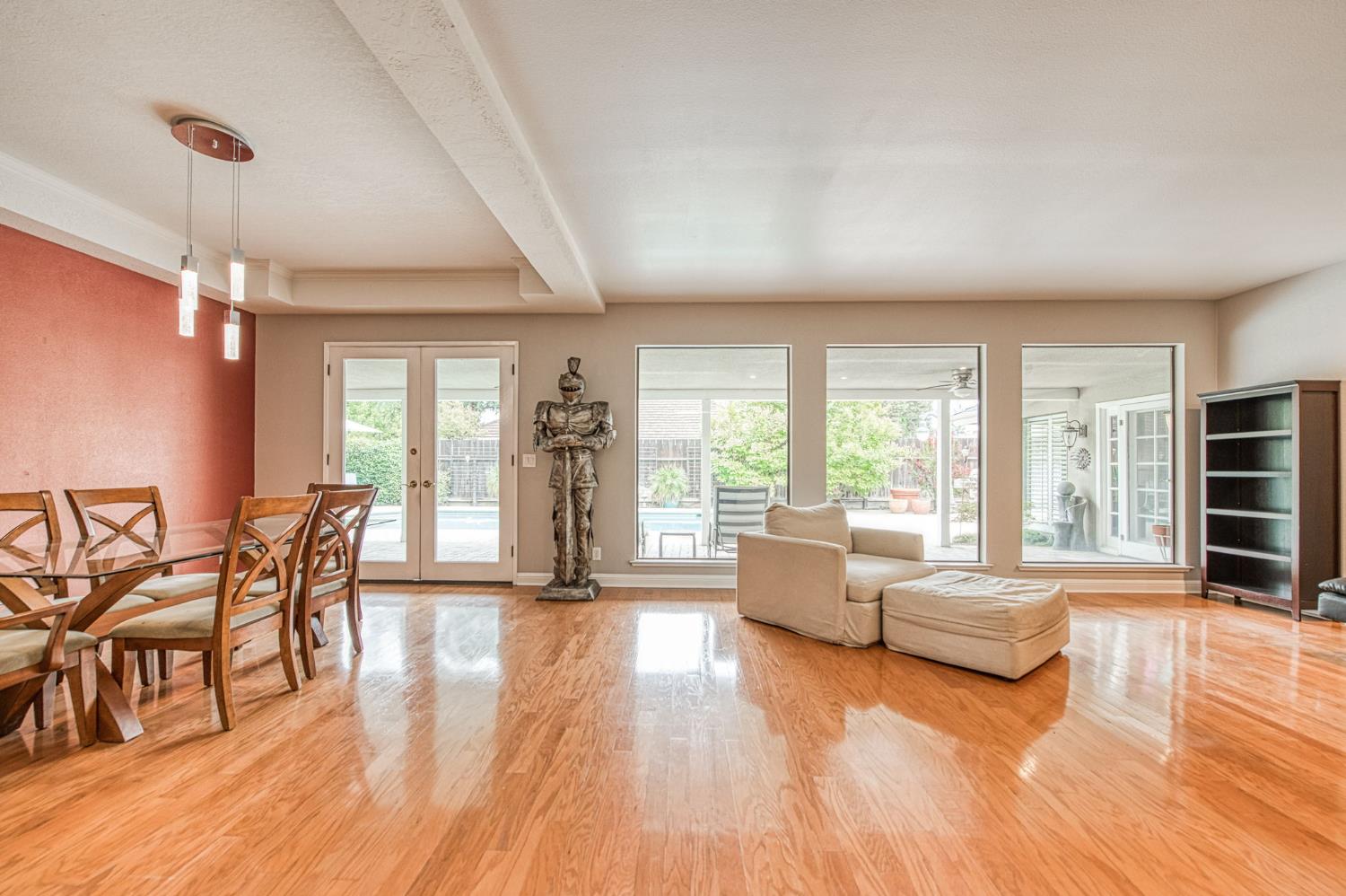 5284 N Pleasant Ave, Fresno, CA 93711