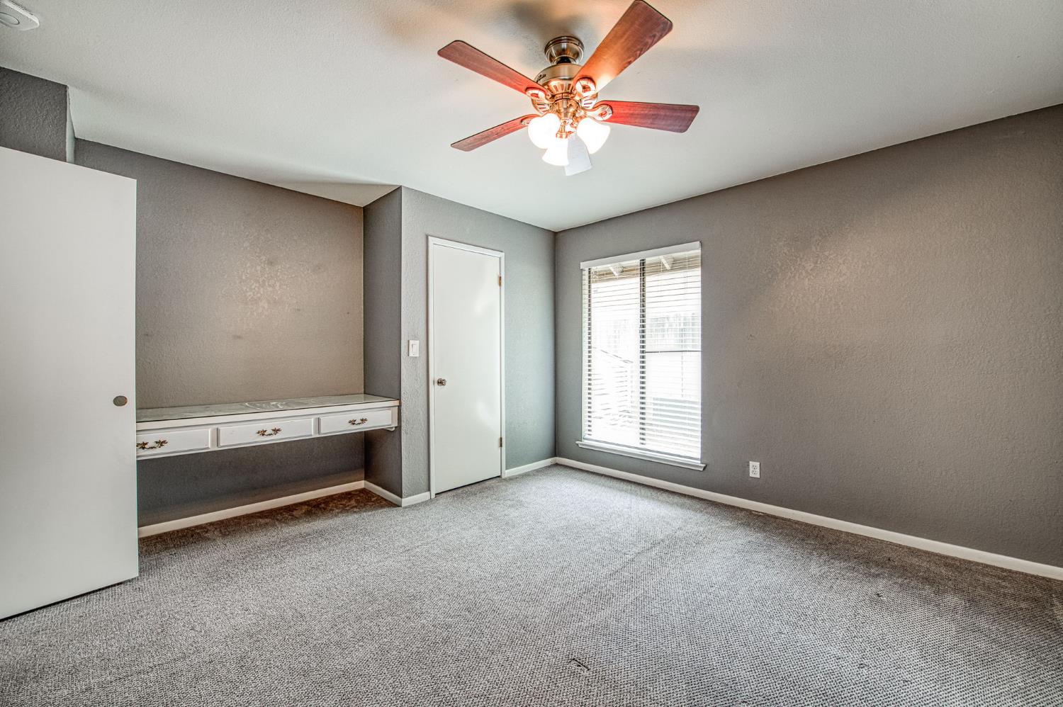 5284 N Pleasant Ave, Fresno, CA 93711