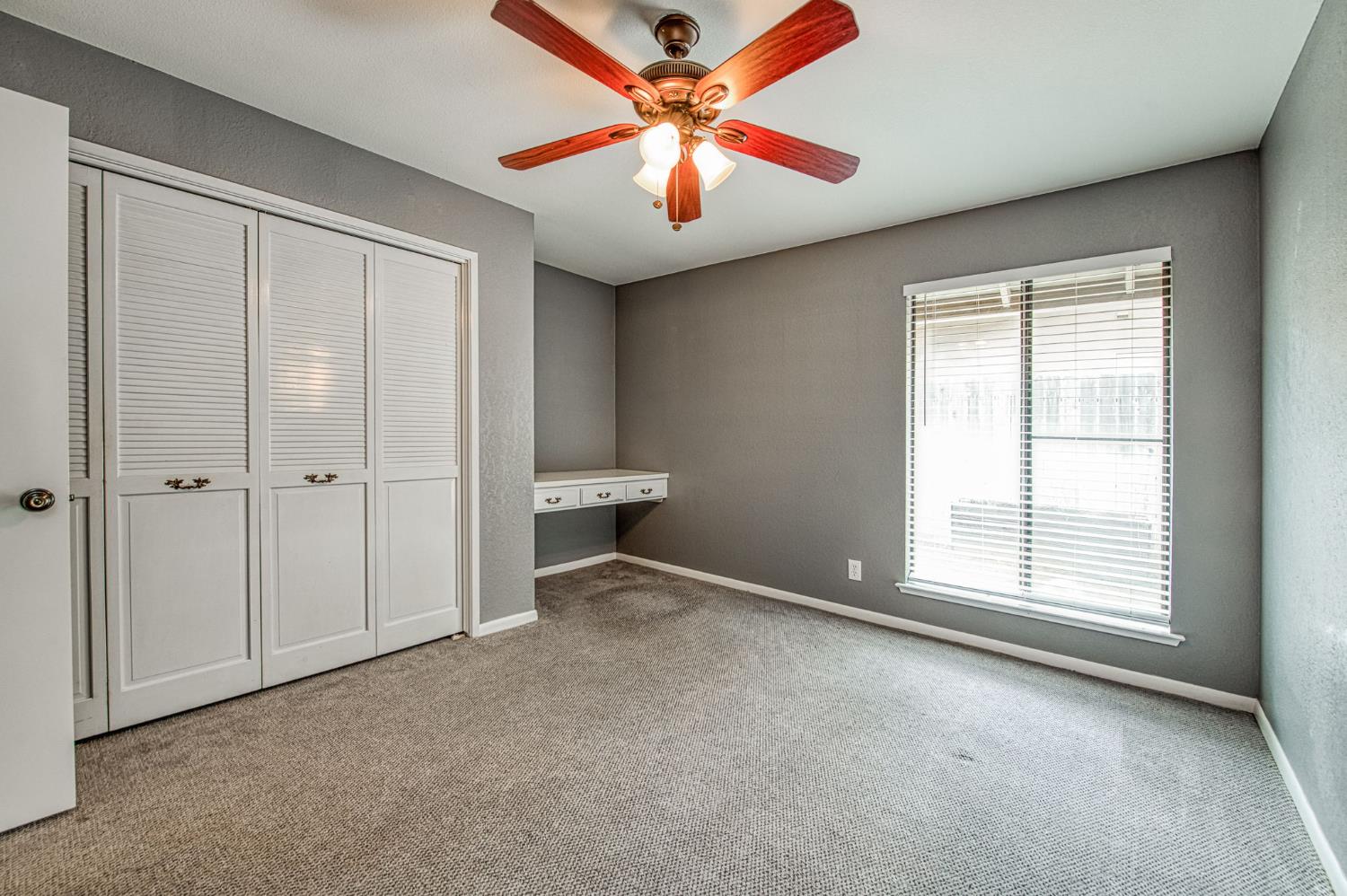 5284 N Pleasant Ave, Fresno, CA 93711