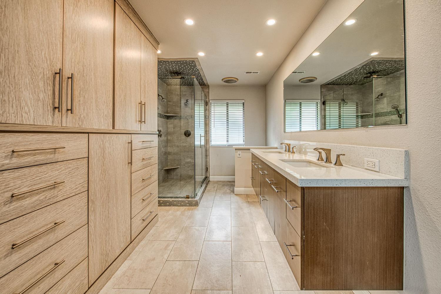 5284 N Pleasant Ave, Fresno, CA 93711