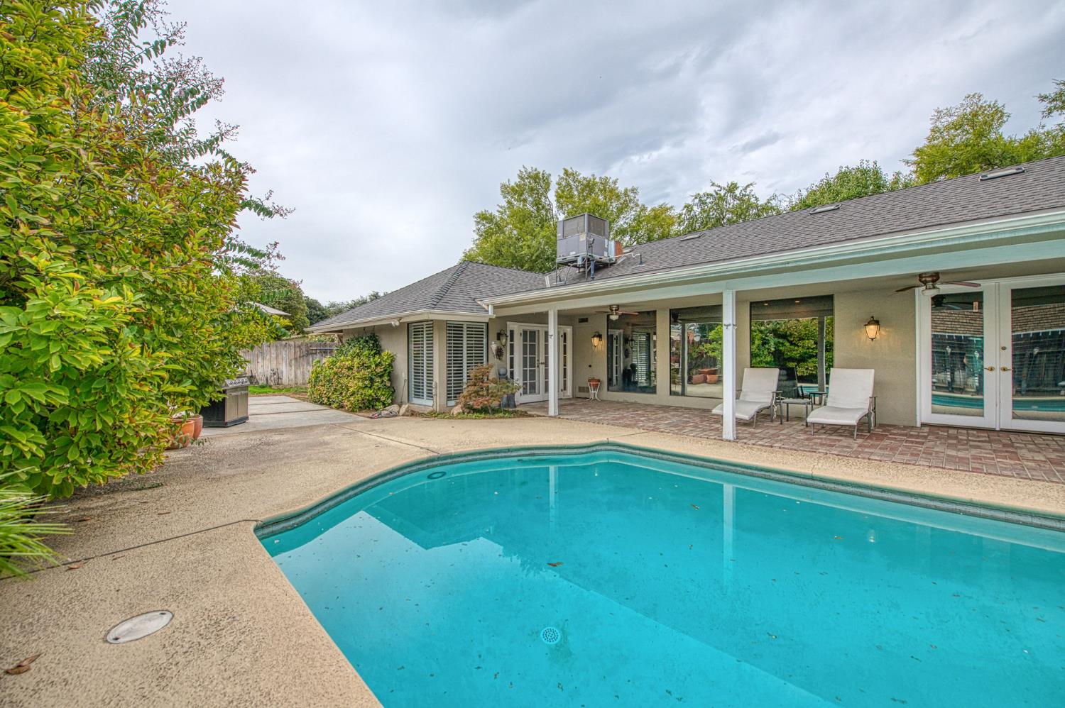 5284 N Pleasant Ave, Fresno, CA 93711