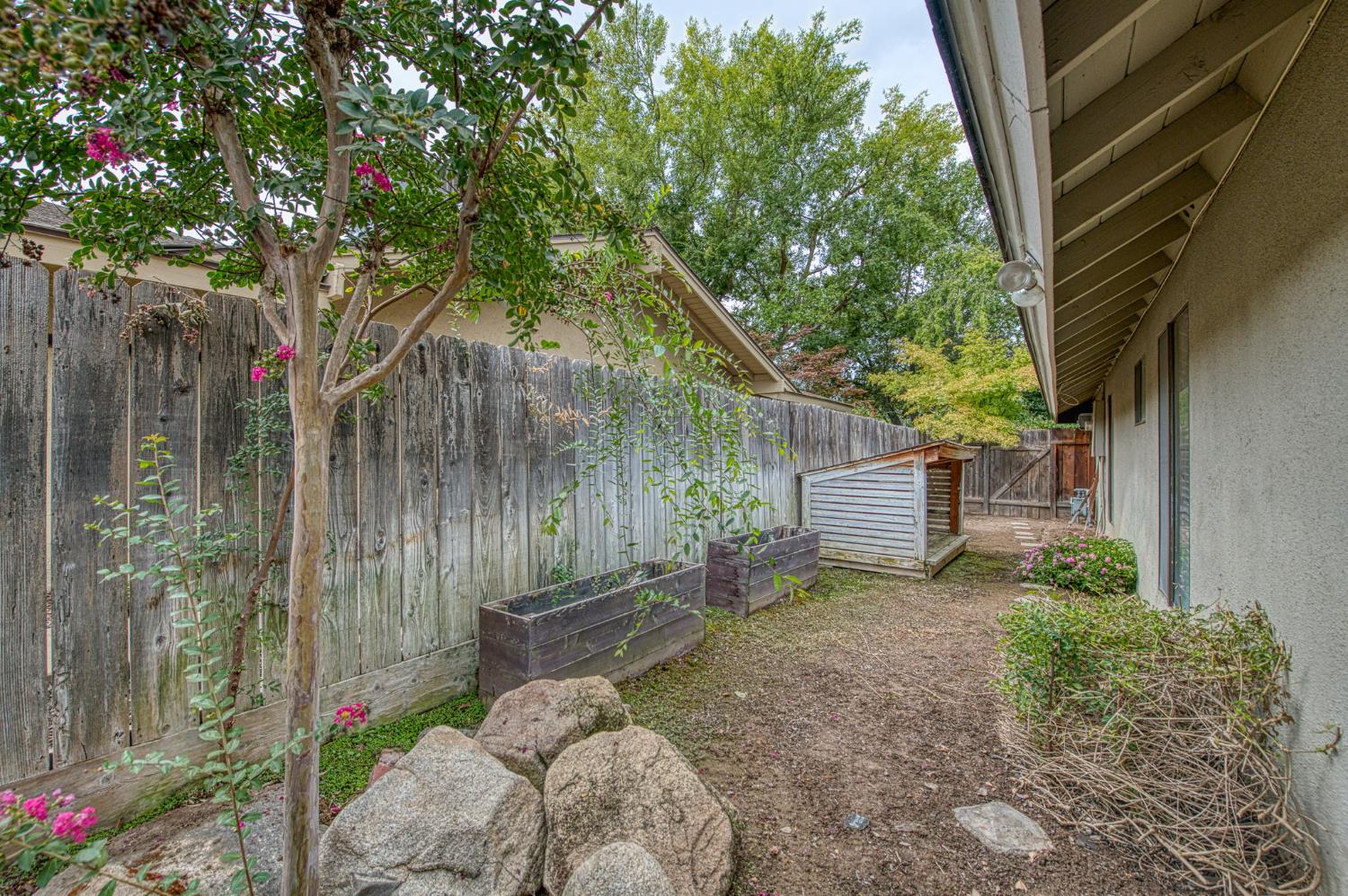 5284 N Pleasant Ave, Fresno, CA 93711