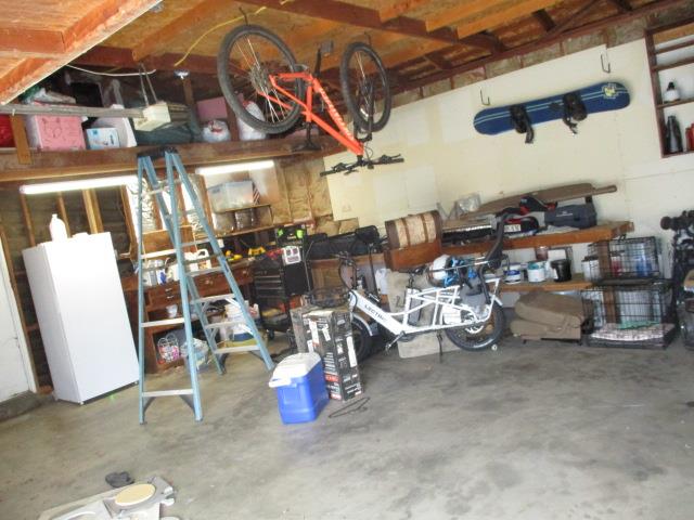 1568 E Calimyrna Ave, Fresno, CA 93710