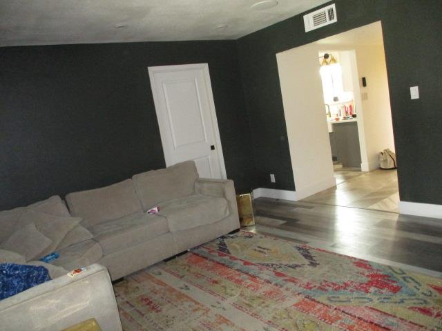 1568 E Calimyrna Ave, Fresno, CA 93710