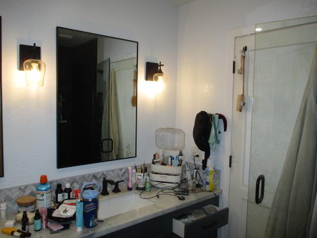 1568 E Calimyrna Ave, Fresno, CA 93710