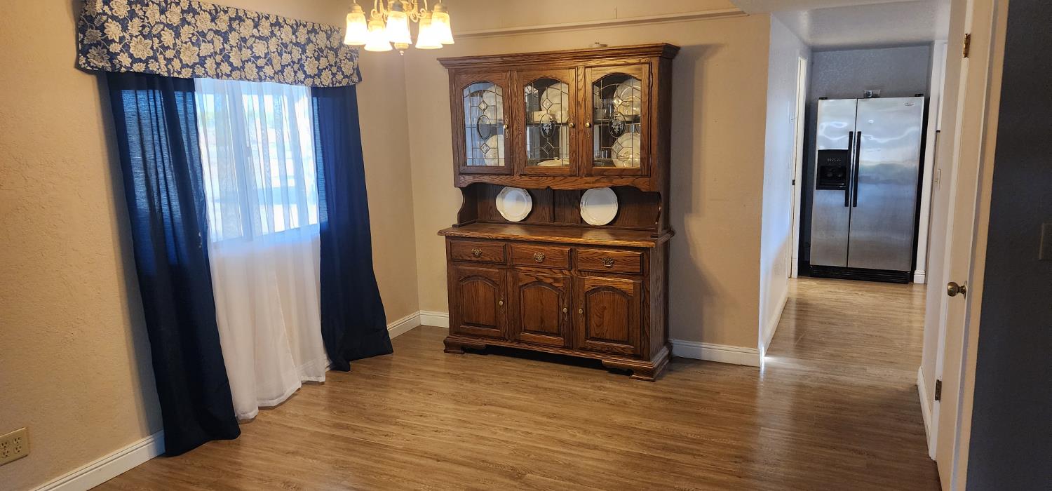 10350 Avenue 388, Dinuba, CA 93618