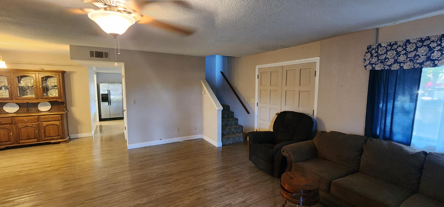 10350 Avenue 388, Dinuba, CA 93618