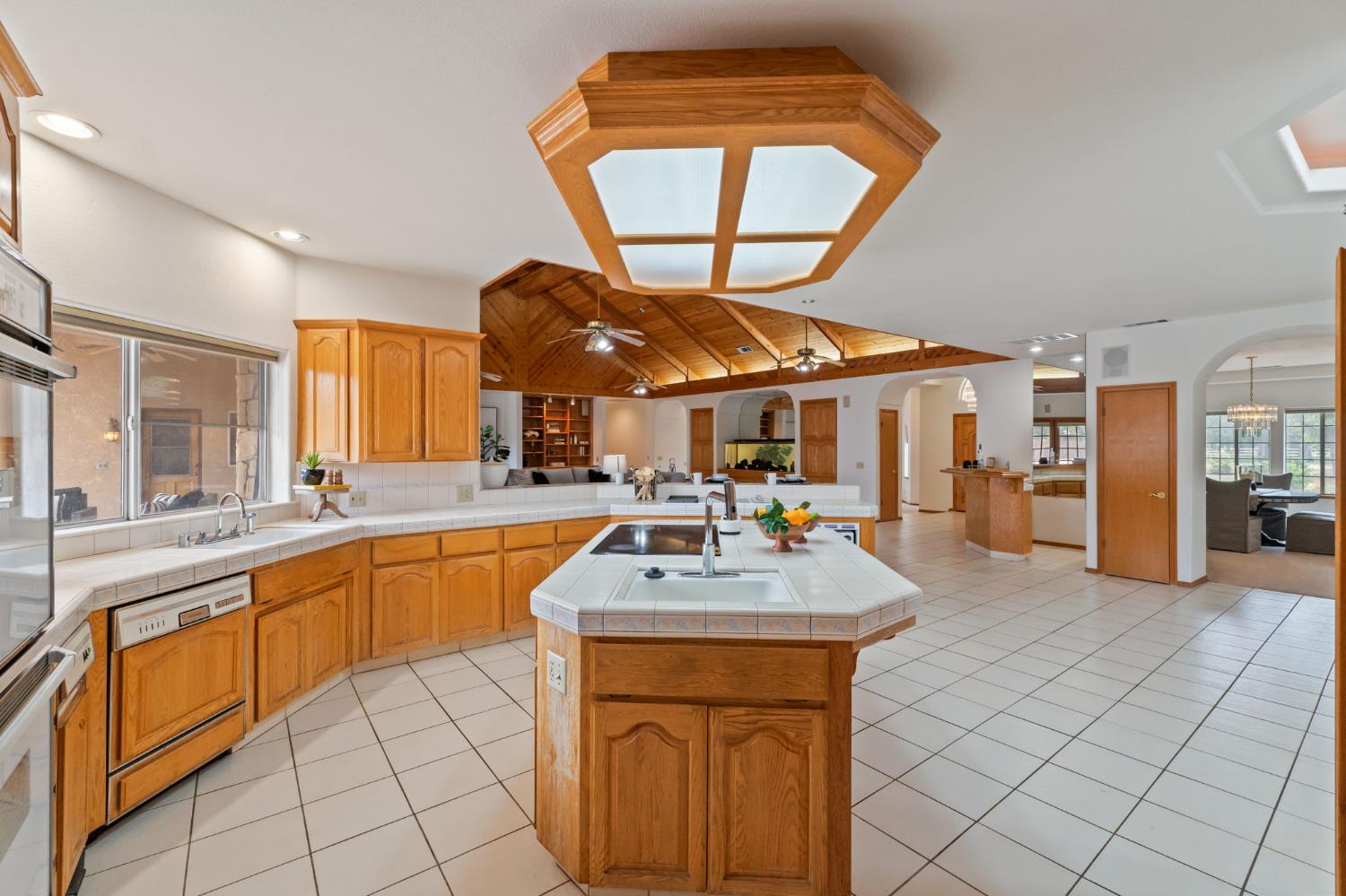 7357 E Dennett Ave, Fresno, CA 93737