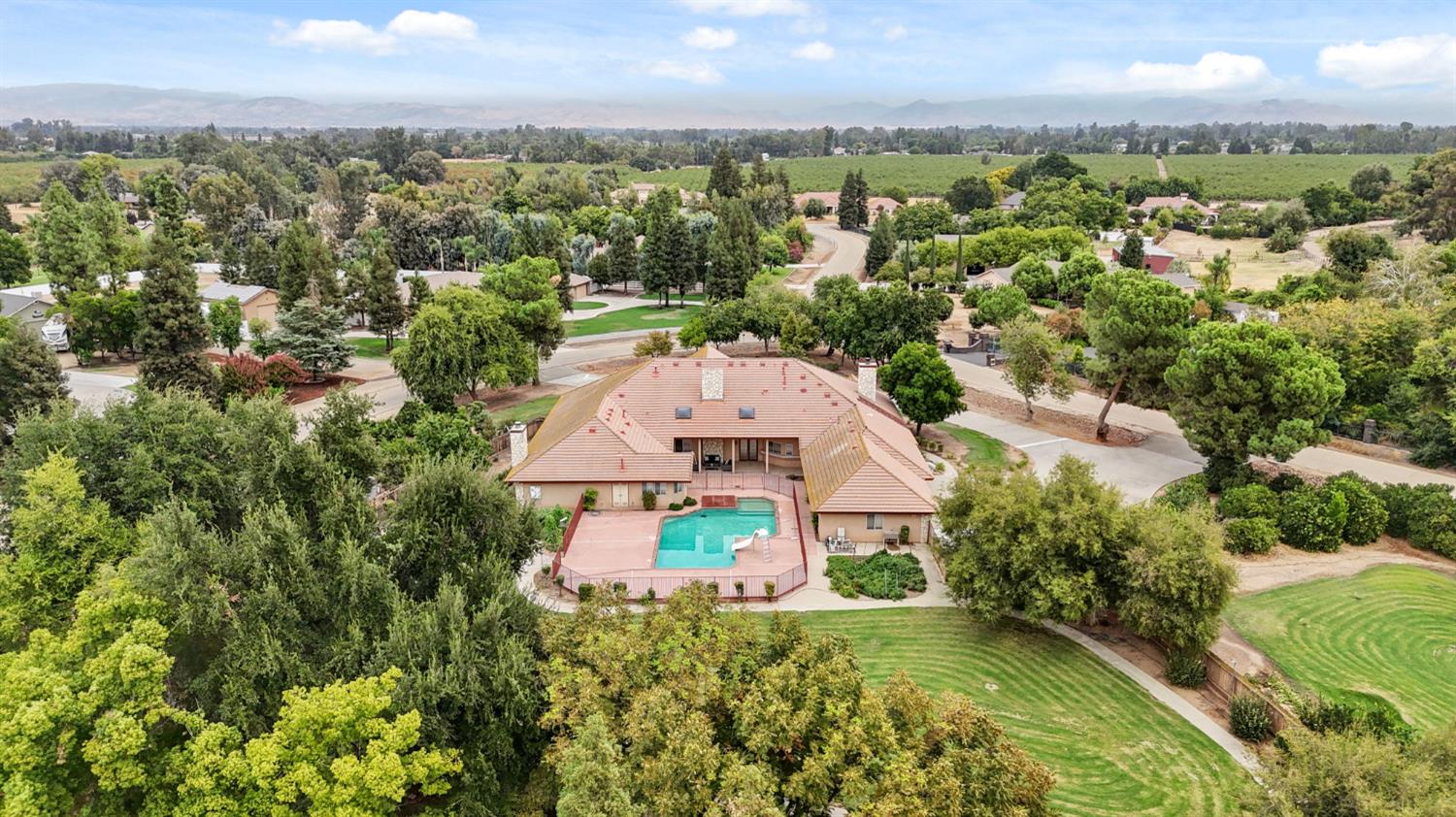 7357 E Dennett Ave, Fresno, CA 93737