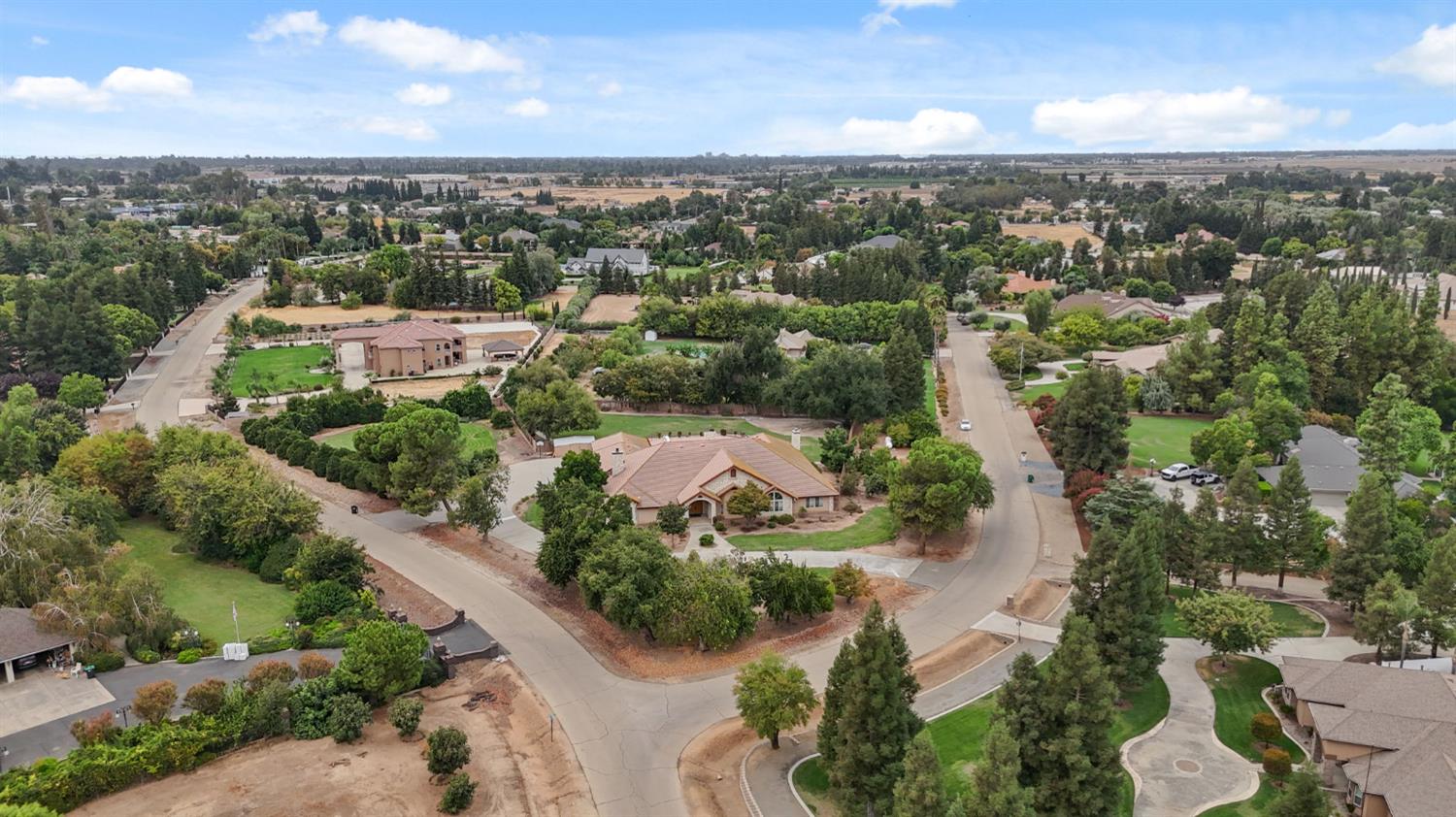 7357 E Dennett Ave, Fresno, CA 93737