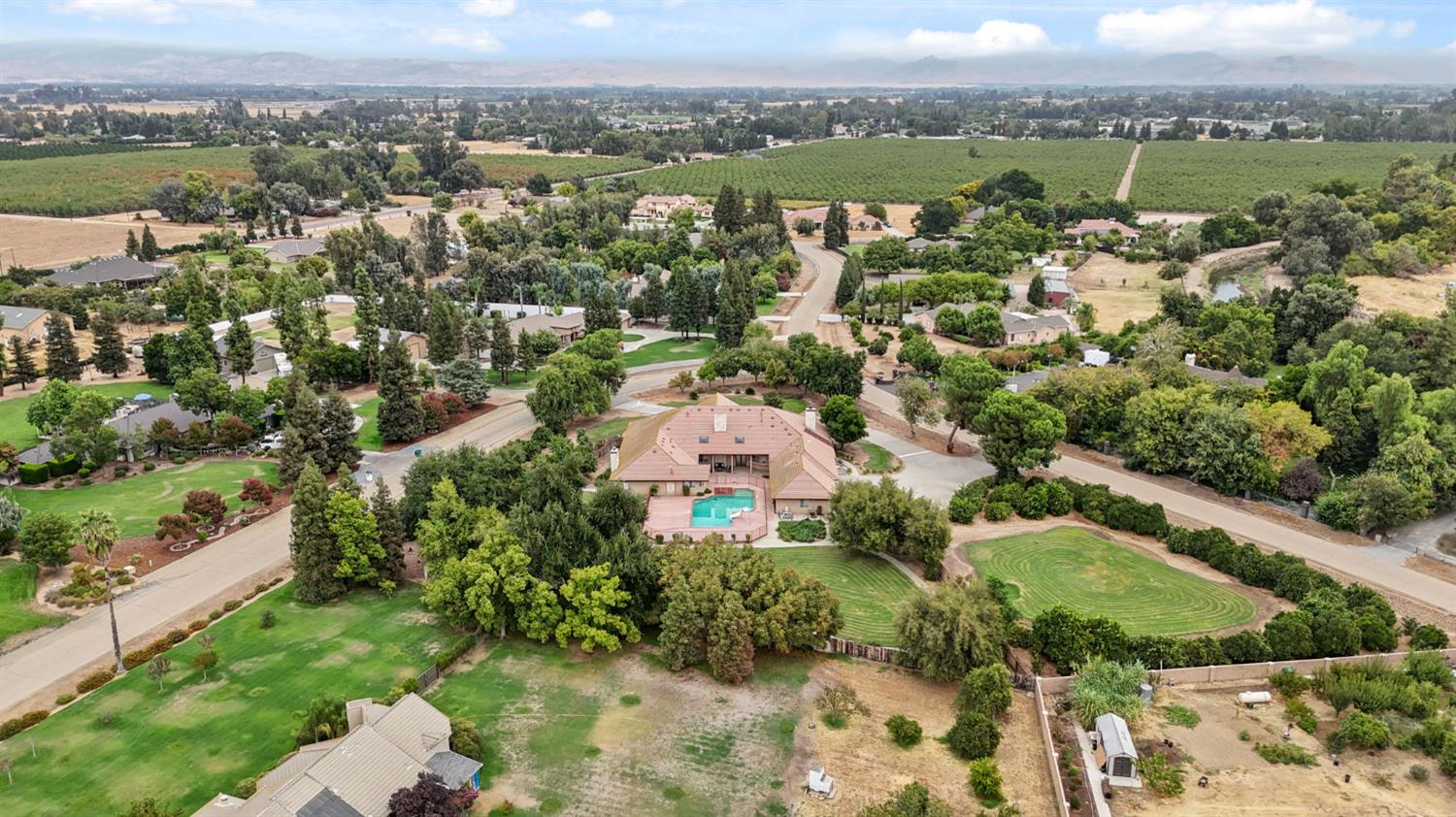 7357 E Dennett Ave, Fresno, CA 93737