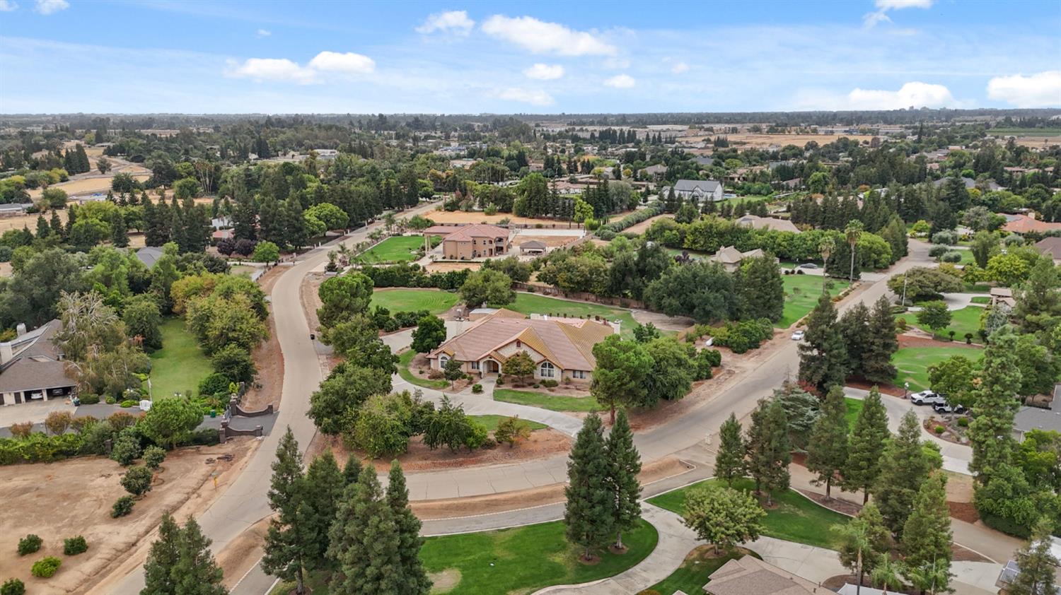 7357 E Dennett Ave, Fresno, CA 93737