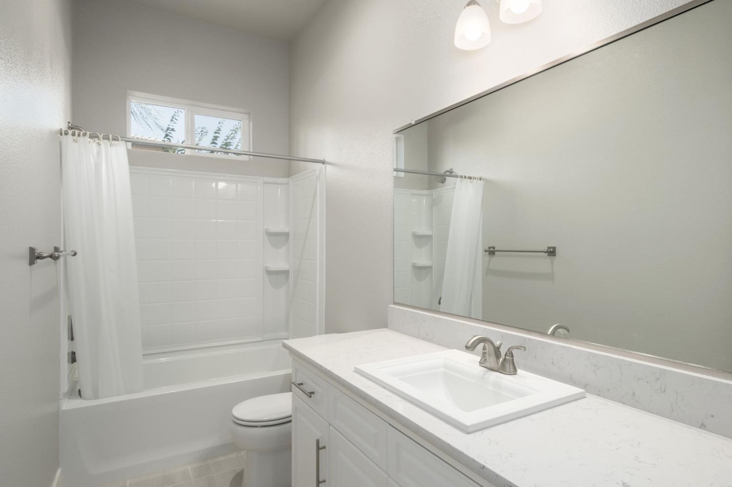 3503 Alameda Ave, Clovis, CA 93619