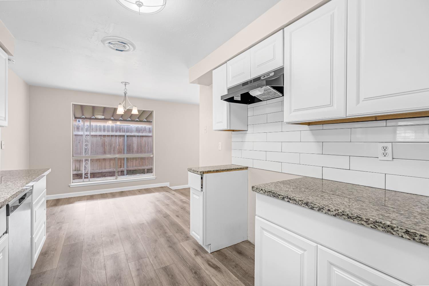 1719 E Los Altos Ave, Fresno, CA 93710