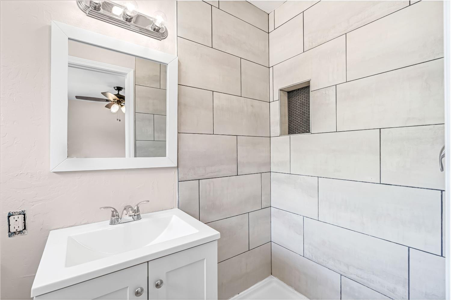 1719 E Los Altos Ave, Fresno, CA 93710