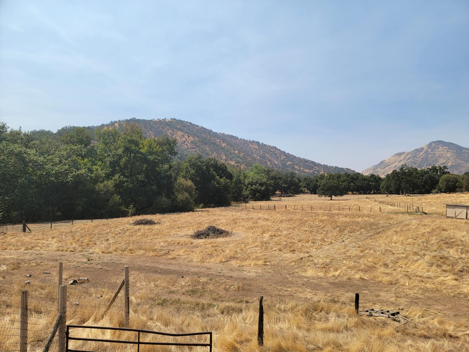 37041 Dunlap Rd, Yokuts Valley, CA 93675