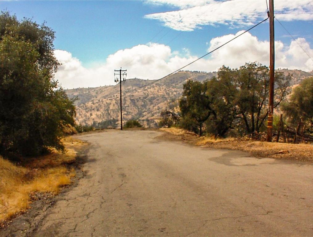 28 Totem Lane, Yokuts Valley, CA 93675