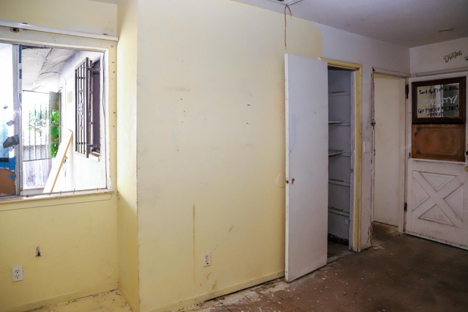 1105 Hoag Ave, Sanger, CA 93657