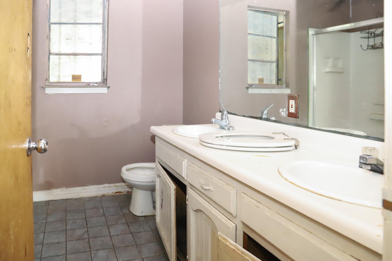 1105 Hoag Ave, Sanger, CA 93657