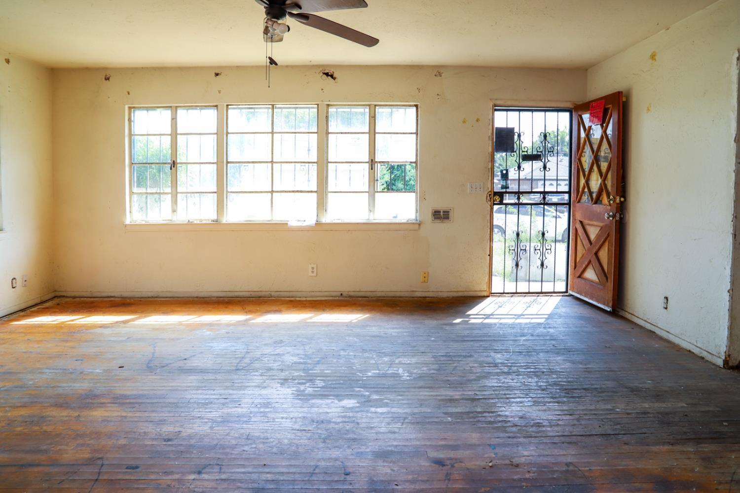 1105 Hoag Ave, Sanger, CA 93657