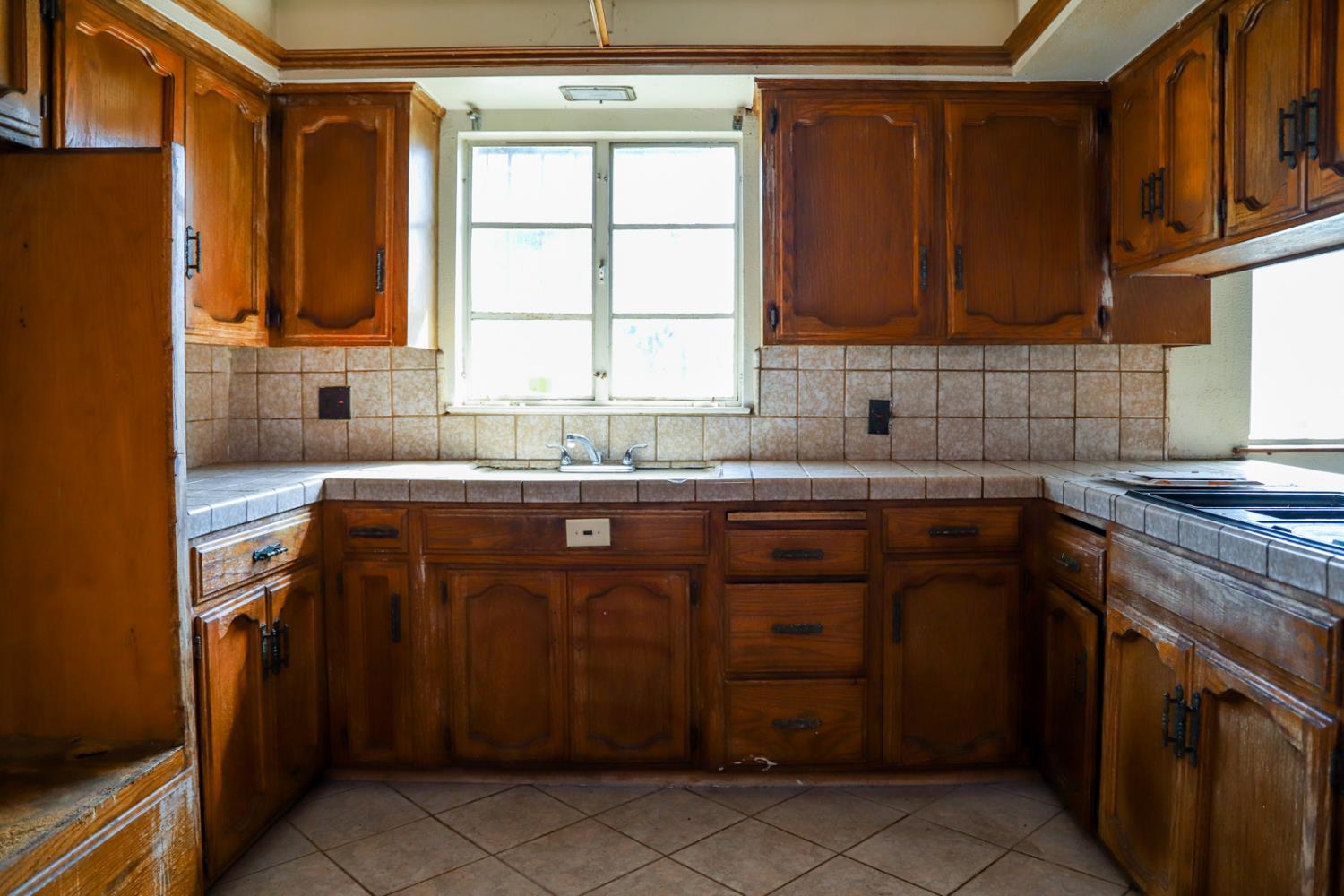 1105 Hoag Ave, Sanger, CA 93657