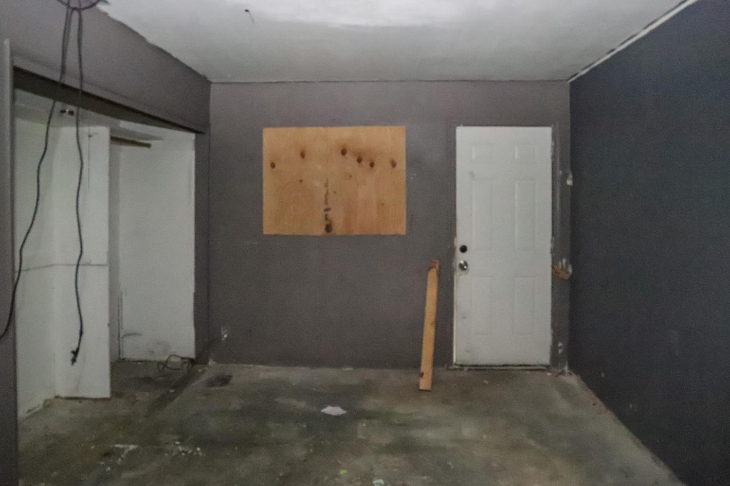 1105 Hoag Ave, Sanger, CA 93657