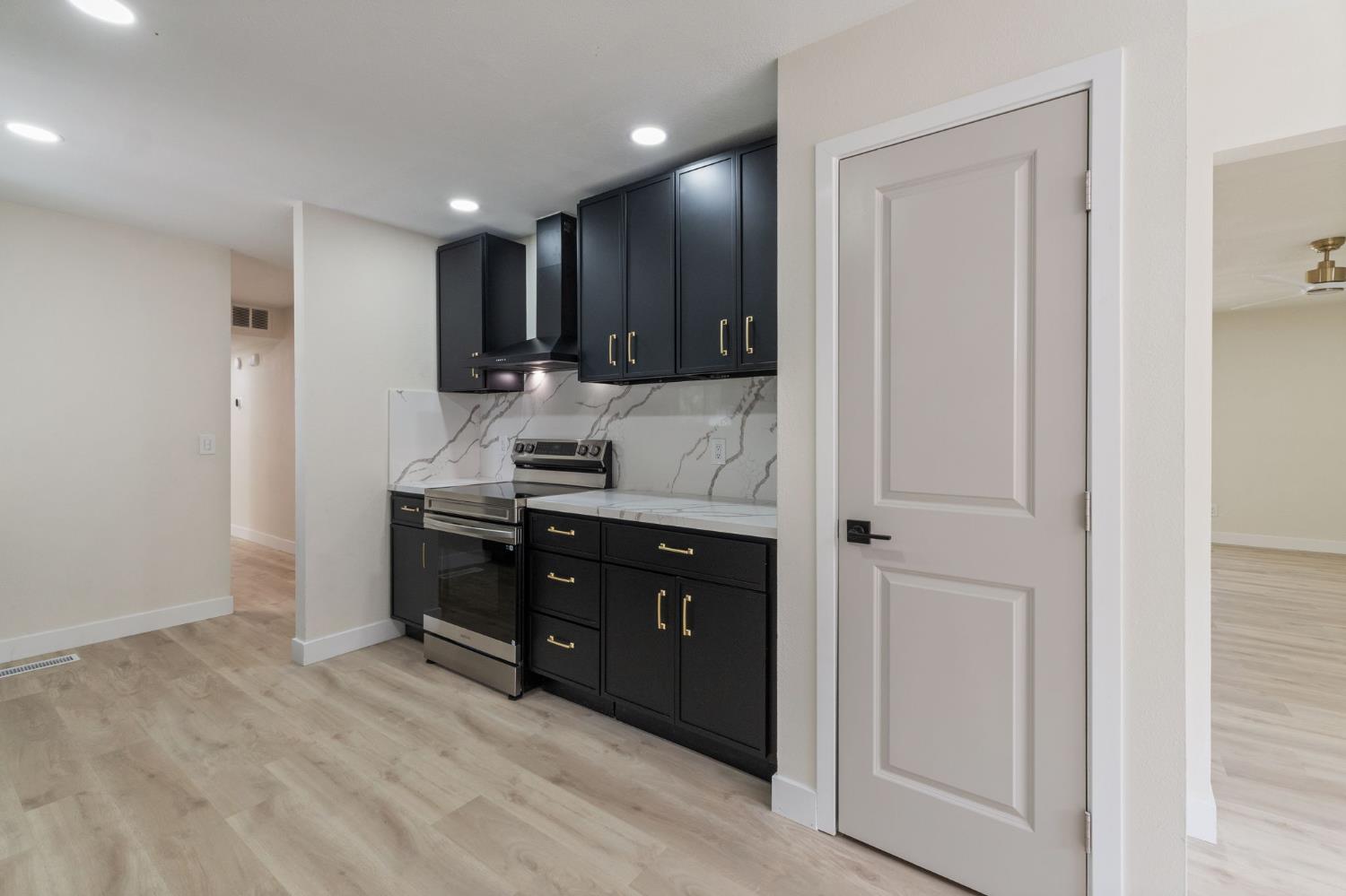 3045 W Celeste Ave, Fresno, CA 93711