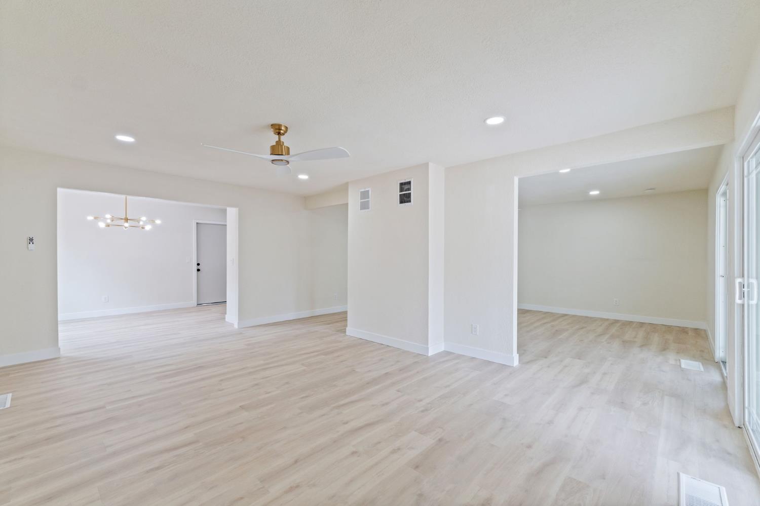 3045 W Celeste Ave, Fresno, CA 93711