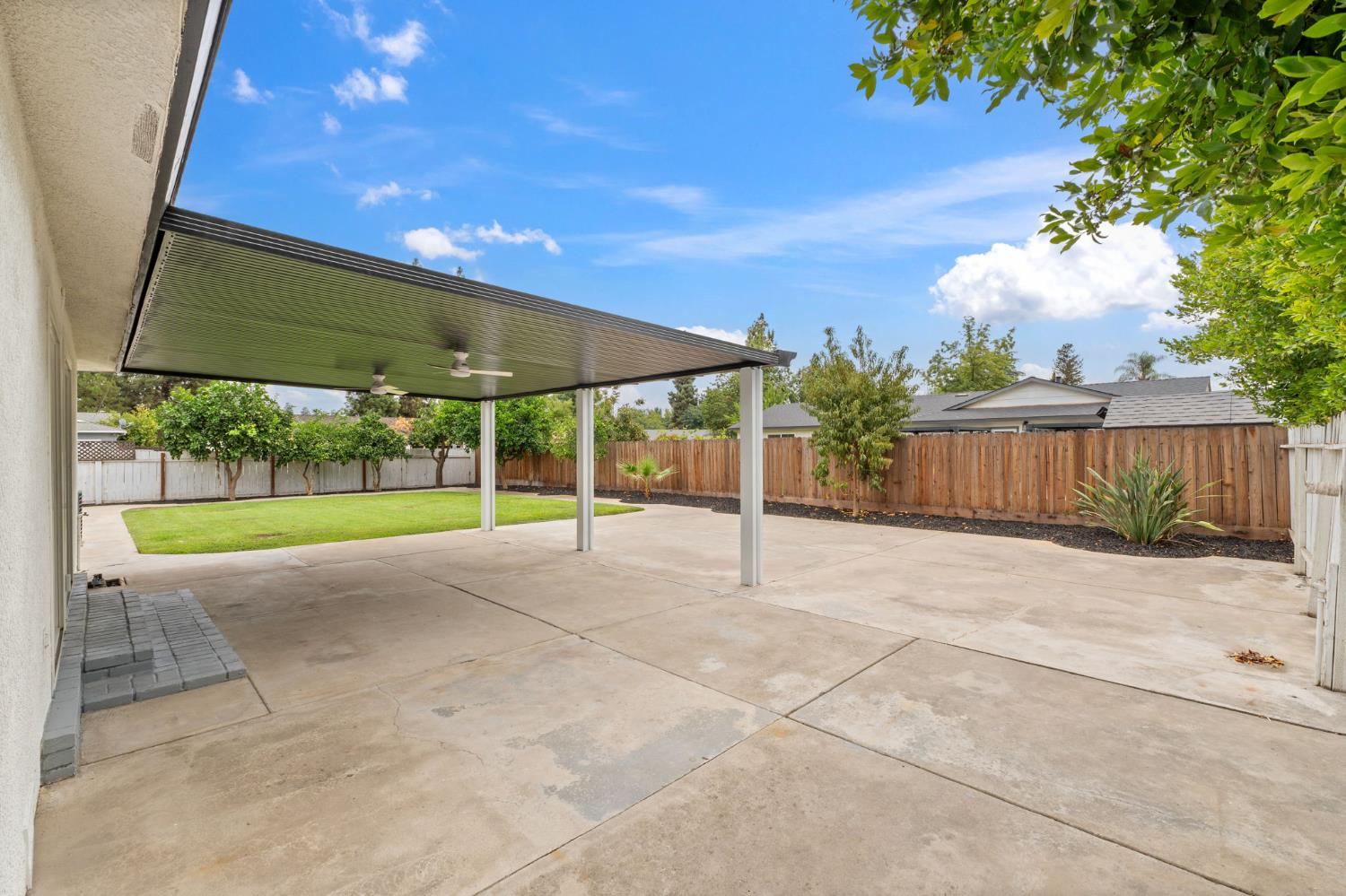 3045 W Celeste Ave, Fresno, CA 93711