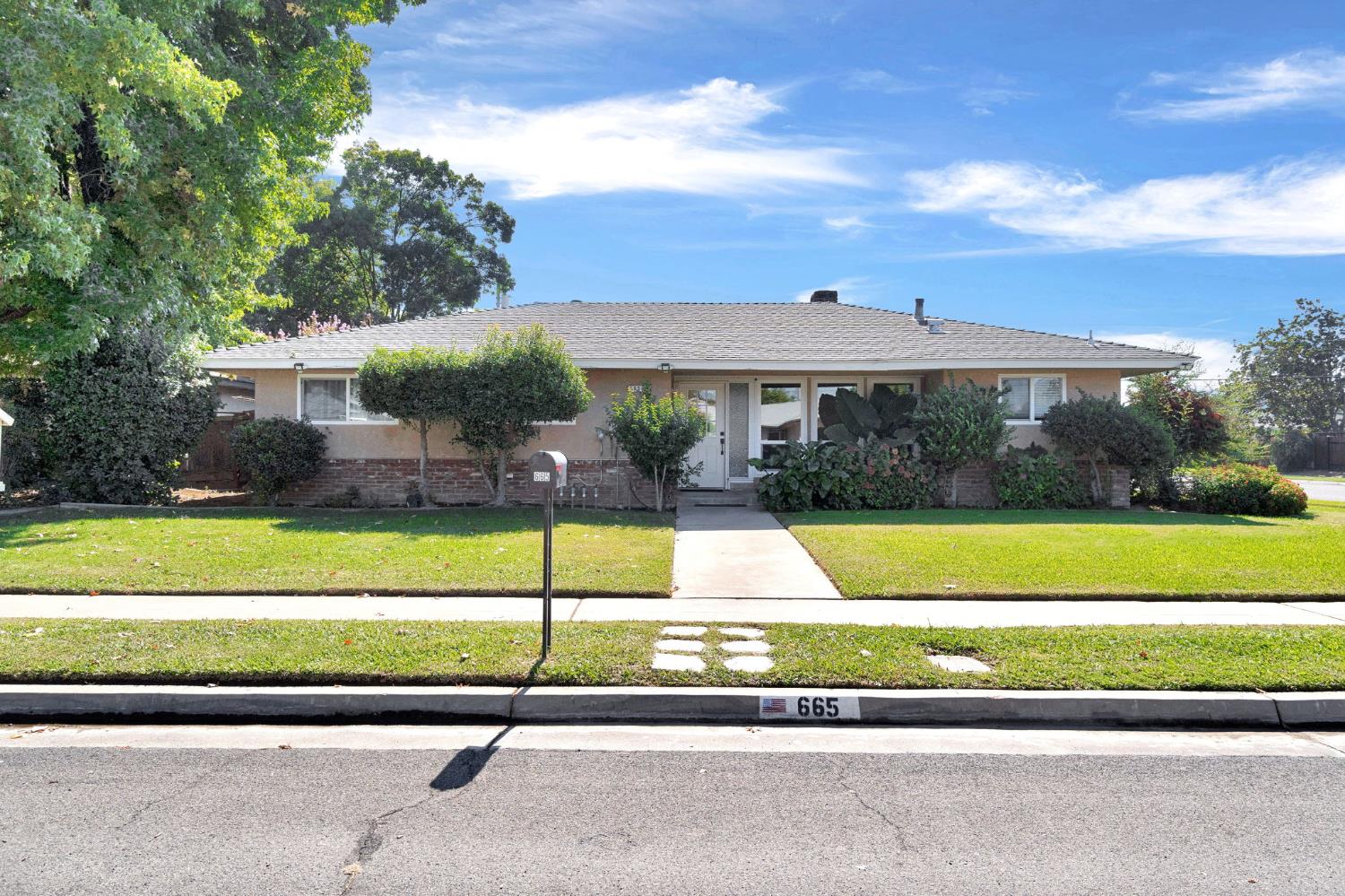665 W Escalon, Fresno, CA 93704